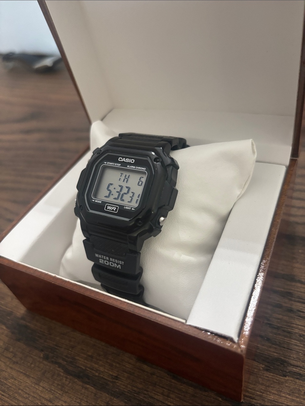 Casio F-108WH Watch - Picture 2 of 6